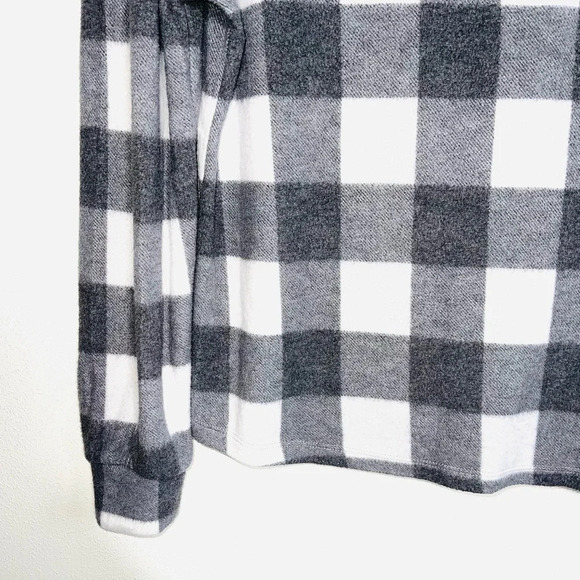 BKE Buckle Gray & White Buffalo Plaid Print Sherpa Pullover Top Medium Women’s - Picture 4 of 10